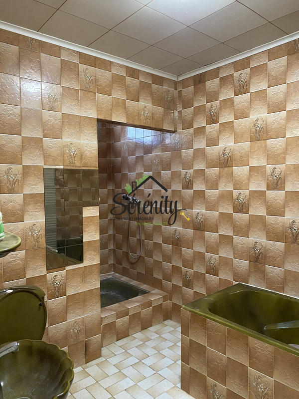 Maison - 221 m² - 13 pièces