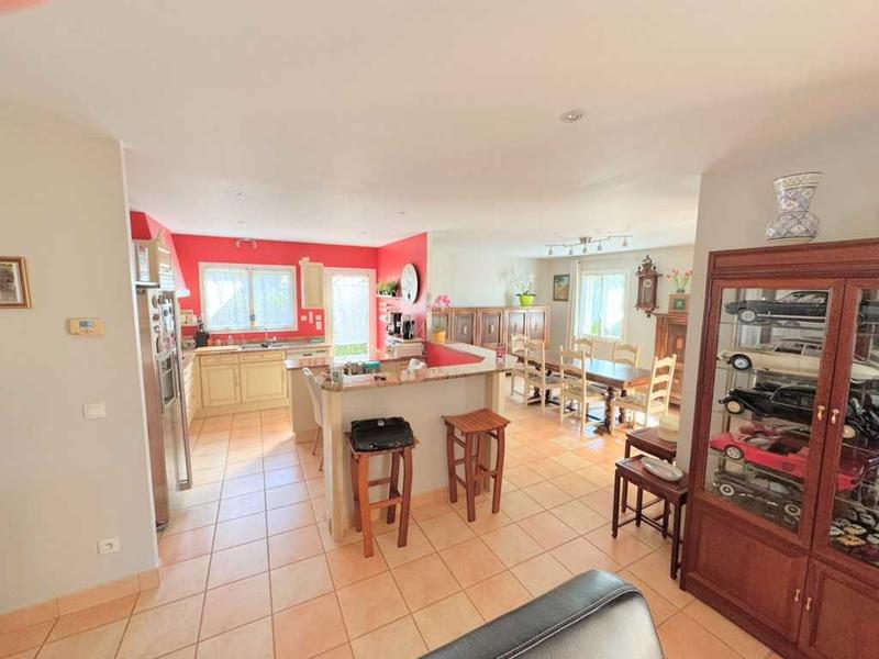 Maison - 250 m² - 7 pièces