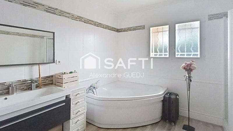 Maison - 204 m² - 8 pièces