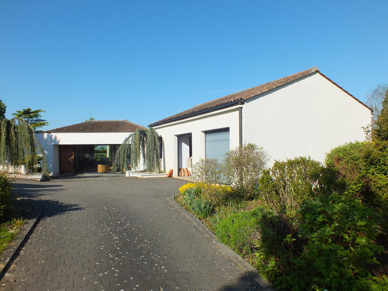 Maison d'architecte - 730 m² - 17 pièces