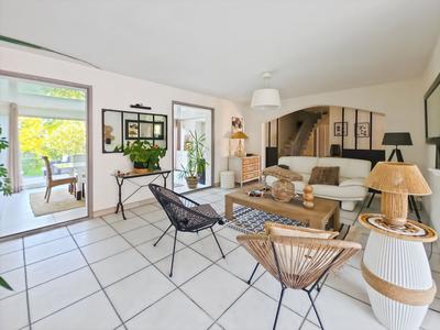 Villa - 167 m² - 6 pièces