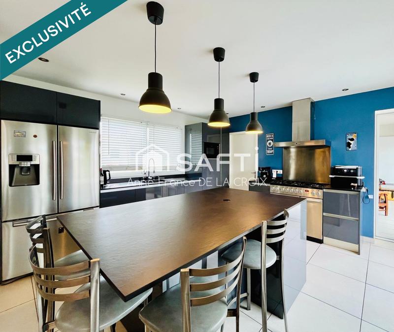 Maison - 205 m² - 7 pièces