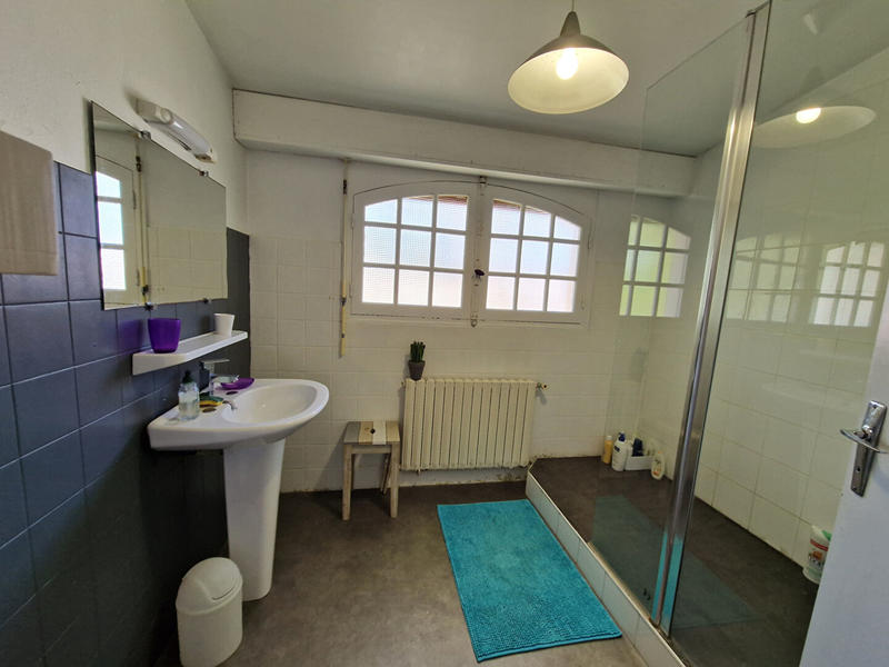 Maison - 230 m² - 7 pièces