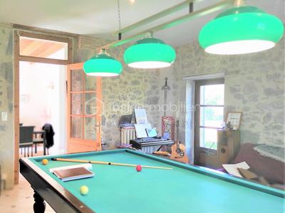 Demeure - 366 m² - 9 pièces