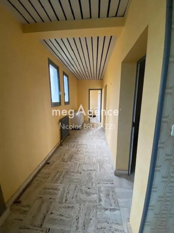 Propriété - 264 m² - 11 pièces