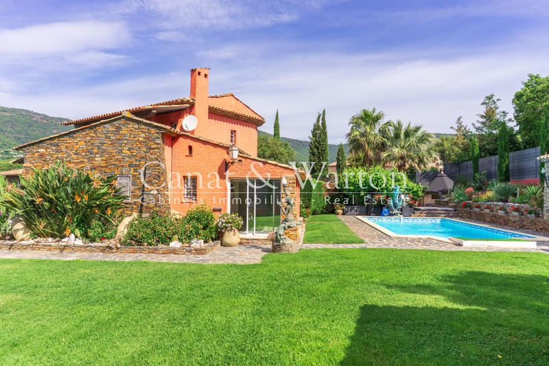 Villa - 250 m² - 7 pièces