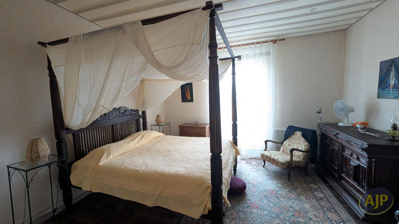 Maison - 140 m² - 6 pièces