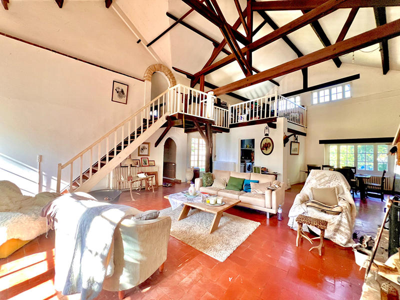 Maison - 211 m² - 6 pièces