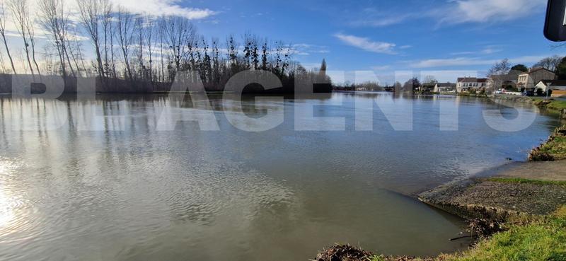 Propriété - 244 m² - 10 pièces