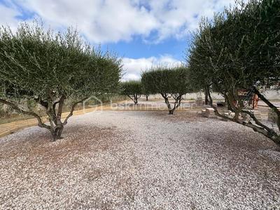 Terrain constructible - 900 m²