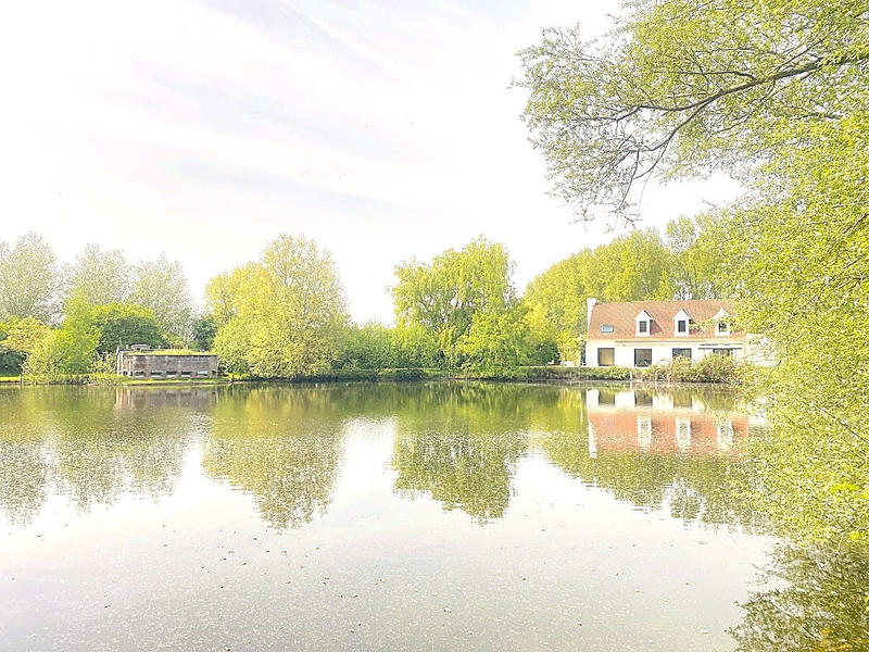 Propriété - 19 000 m² - 6 pièces