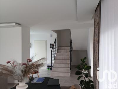 Maison - 143 m² - 8 pièces