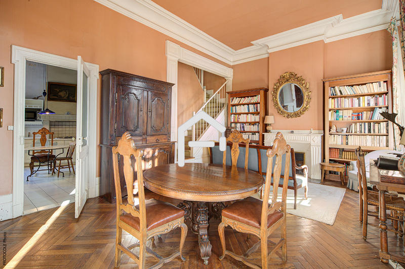 Appartement - 181 m² - 5 pièces