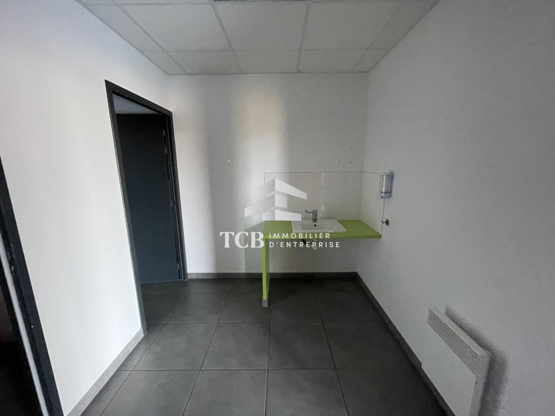 Local d'activités - 476 m²