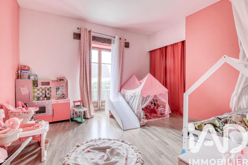 Maison - 291 m² - 9 pièces