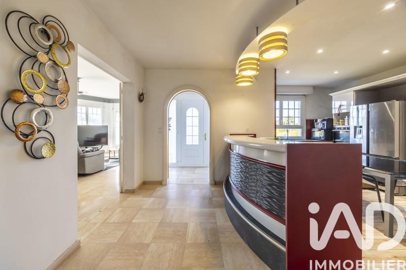 Maison - 200 m² - 7 pièces