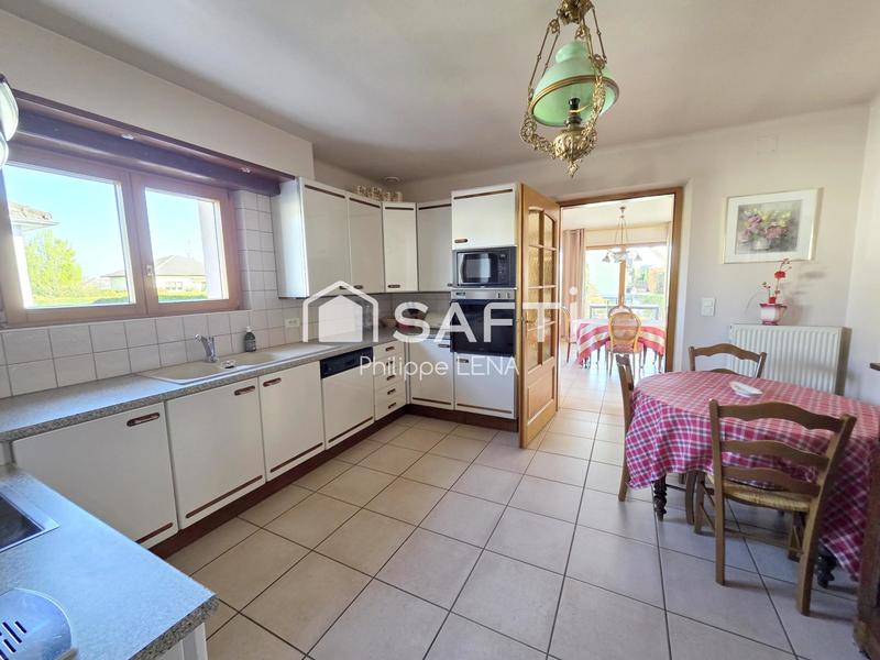 Maison - 262 m² - 6 pièces