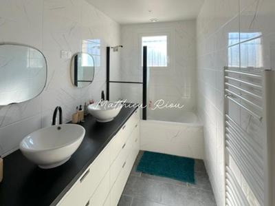 Maison - 105 m² - 5 pièces