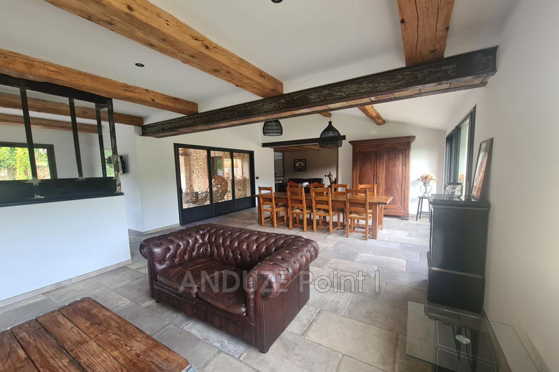 Maison - 225 m² - 6 pièces