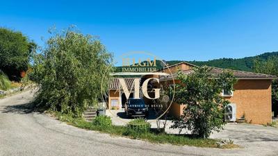 Maison - 184 m² - 5 pièces