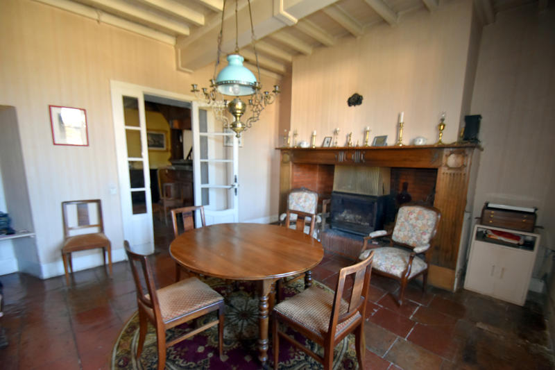 Maison - 270 m² - 8 pièces