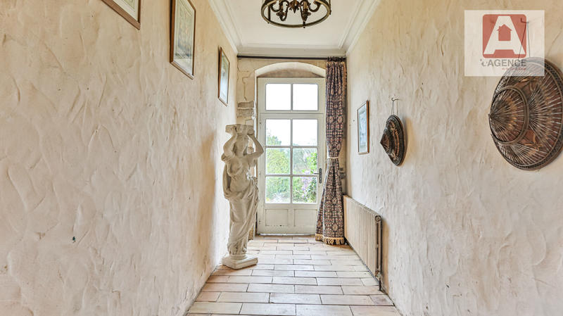 Maison - 240 m² - 6 pièces