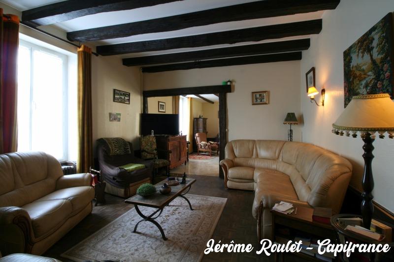 Maison en pierre - 221 m² - 8 pièces