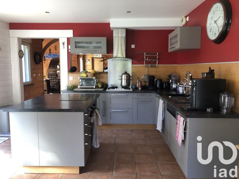 Maison - 220 m² - 6 pièces