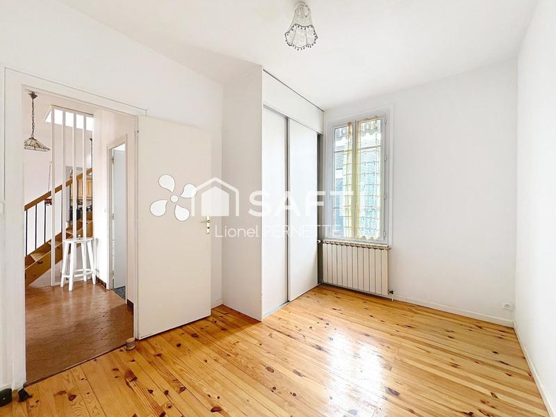 Maison - 195 m² - 7 pièces