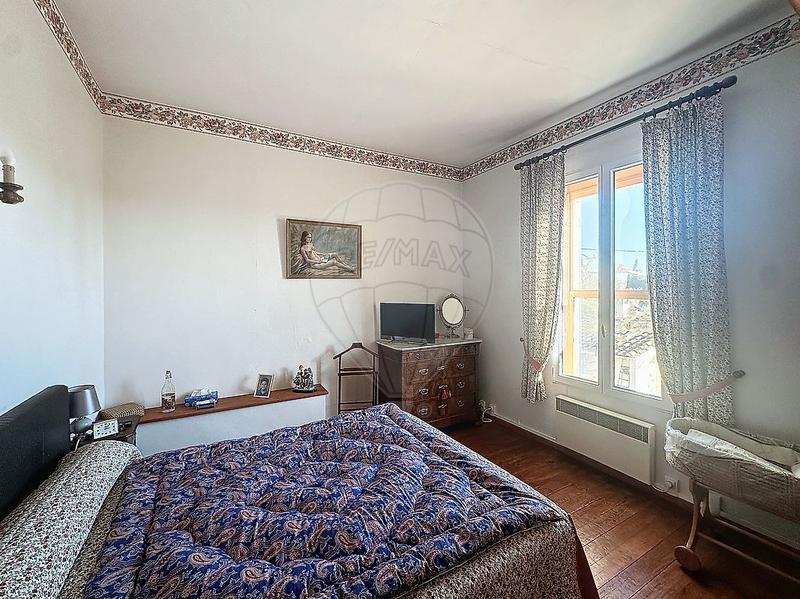 Mas - 300 m² - 12 pièces