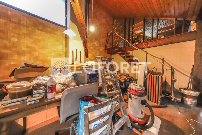 Maison - 256 m² - 5 pièces