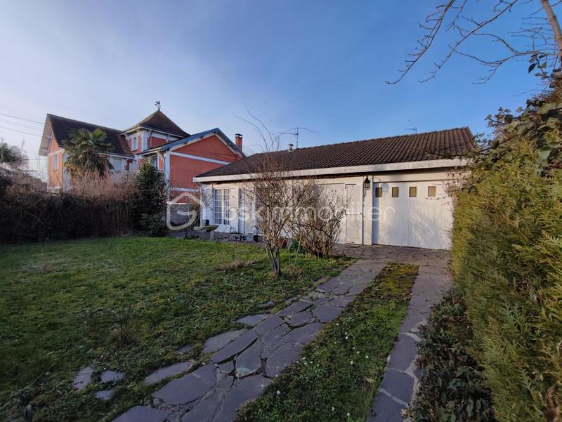 Maison traditionnelle - 103 m² - 4 pièces