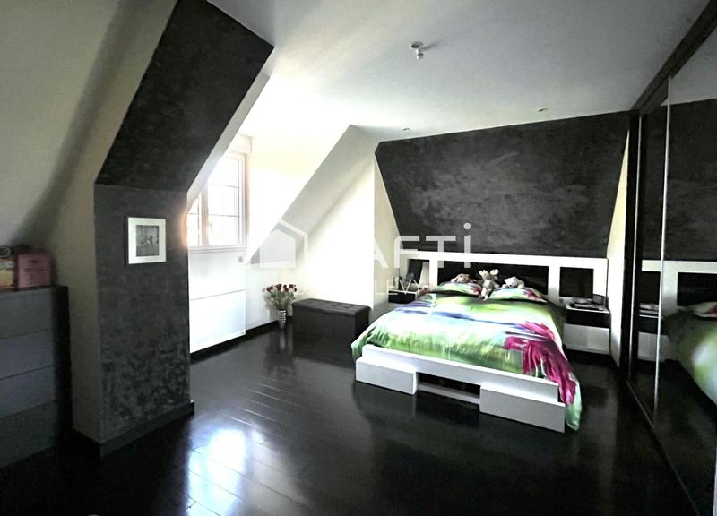 Maison - 340 m² - 7 pièces