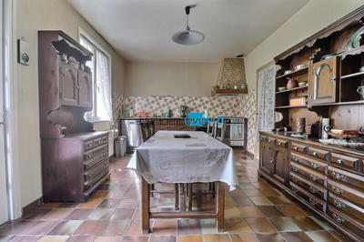 Maison - 222 m² - 9 pièces