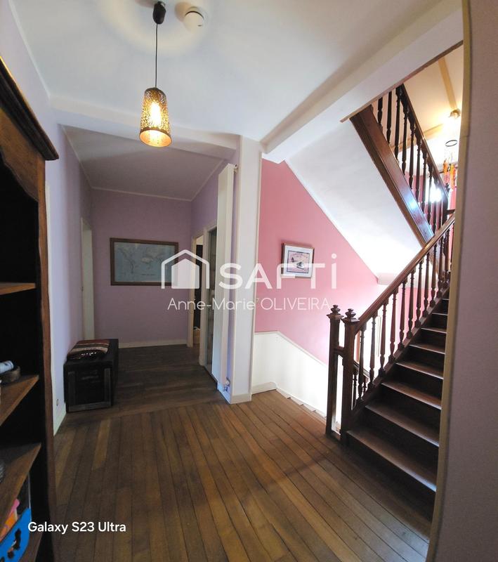 Maison - 280 m² - 10 pièces