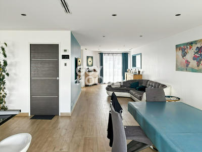 Maison - 202 m² - 8 pièces