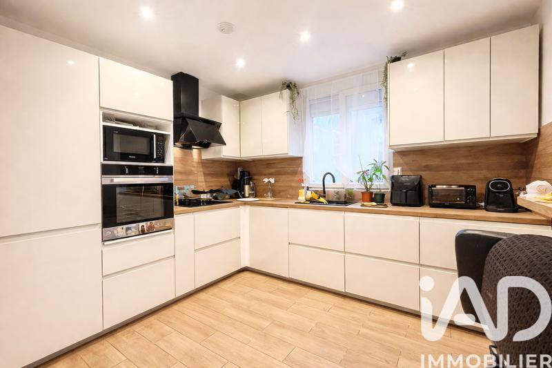 Maison - 93 m² - 5 pièces