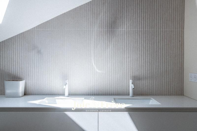 Maison ancienne - 221 m² - 8 pièces