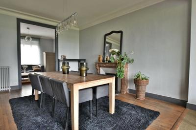 Maison - 210 m² - 9 pièces