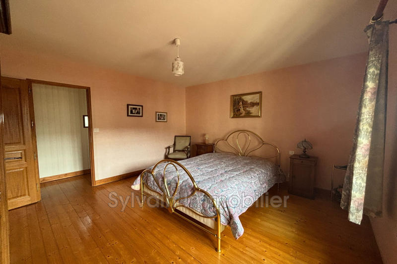 Propriété - 206 m² - 8 pièces