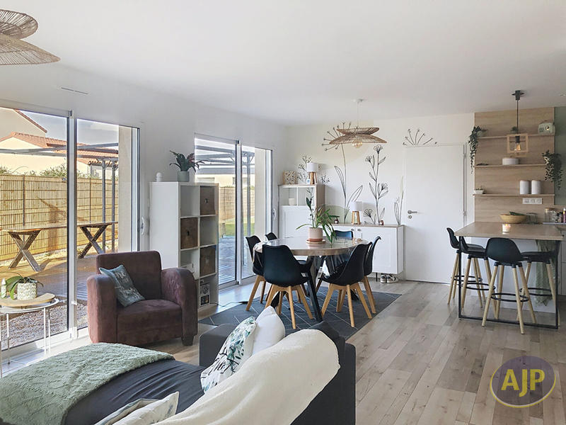 Maison - 97 m² - 5 pièces