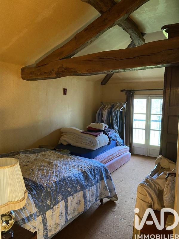 Maison - 220 m² - 12 pièces