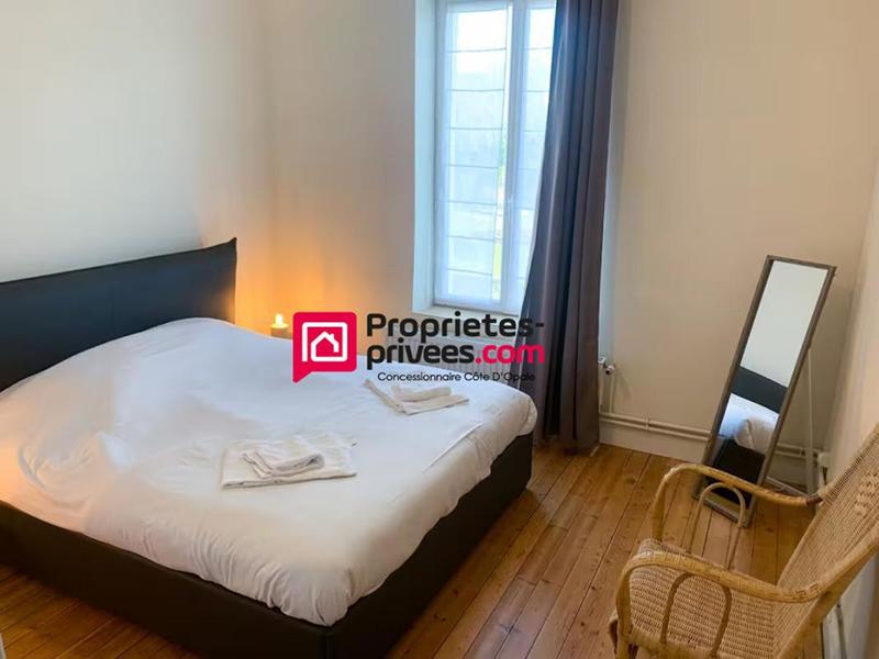 Maison - 210 m² - 11 pièces