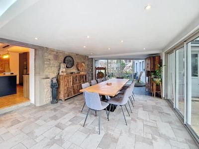 Maison - 183 m² - 7 pièces