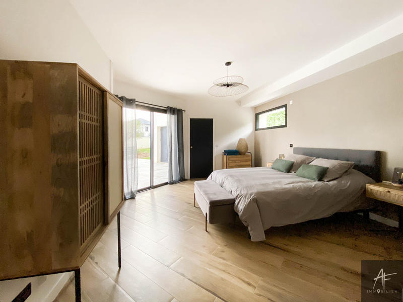 Villa - 320 m² - 8 pièces