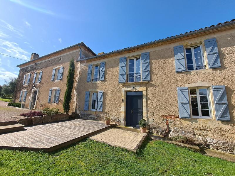 Maison - 390 m² - 10 pièces