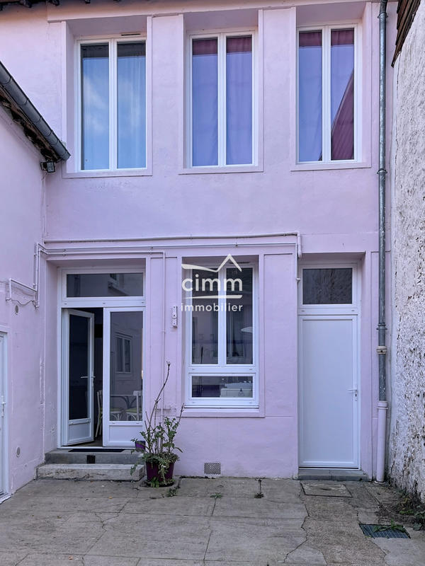 Maison traditionnelle - 159 m² - 4 pièces