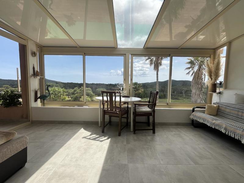 Maison - 250 m² - 9 pièces