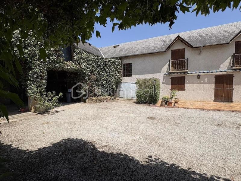 Corps de ferme - 290 m² - 14 pièces