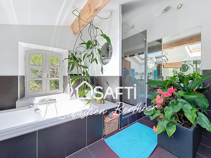 Maison de maîtres - 312 m² - 8 pièces